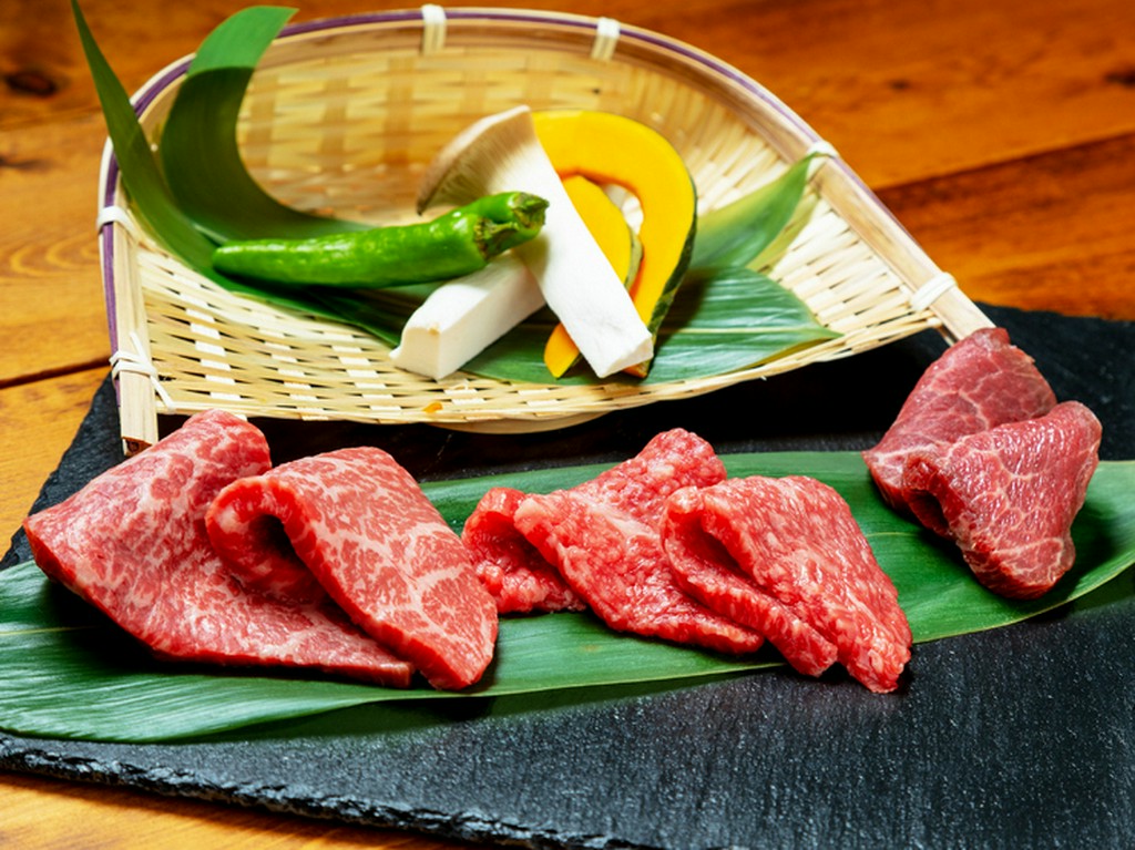 芳醇な肉の旨みを楽しめる『赤身3種盛り』