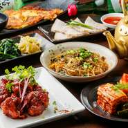韓国料理と和の刺身を中心に、素材にこだわった料理が多彩に揃う【和韓】は、飲み会や宴会のシーンにも最適。20名程度まで対応できるから、気の合う仲間とワイワイ賑やかに楽しめます。