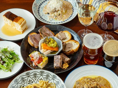 心地よい空間でお酒と料理を楽しむ、大人の女子会はいかが　