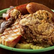 ・ローストビーフ
・鹿肉のロースト
・骨付きからあげ
・燻製ソーセージ
・チョリソー
・自家製ベーコン
・ポテトフライ
※前日までの予約限定、電話問い合わせのみ