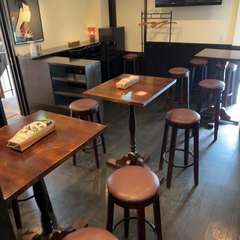 3階フロア（23時半まで営業、禁煙）