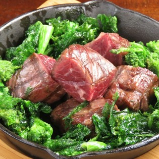 パブ料理を楽しくしてくれる、厳選肉