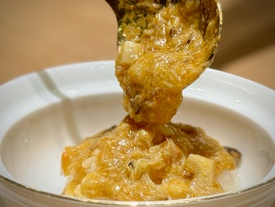 秋限定「上海蟹身とみそ贅沢かけご飯」