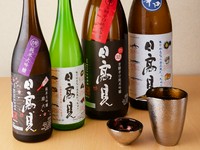  寿しの美味しさを引き立てる、上質な日本酒。大将こだわりの、魚に一番合うお酒『日高見各種』