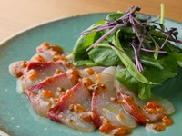 和の風味を感じる『カンパチのカルパッチョ』