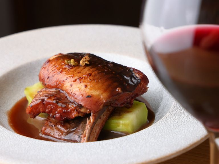 大船渡漁港直送。四季折々の魚介を趣向を凝らした一皿に