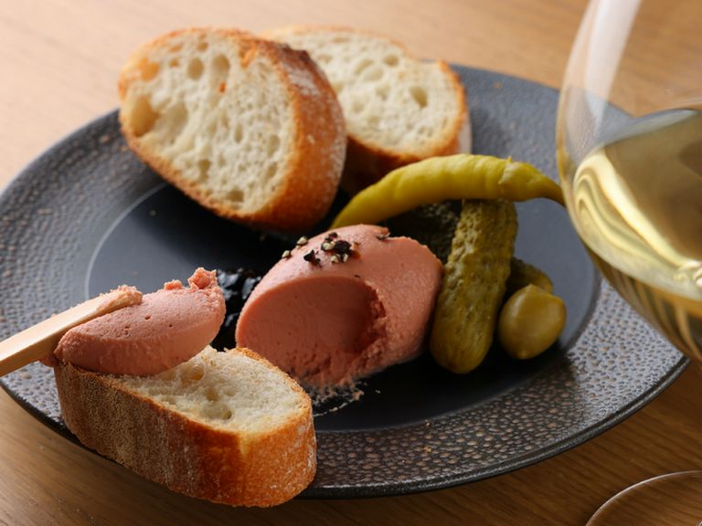 『鶏レバーのムースと季節のフルーツジャム』