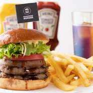 ・フライドポテト
・ソフトドリンク

お好きなバーガーの価格に＋450円