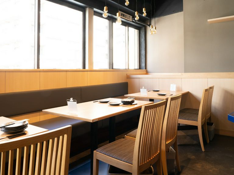 落ち着いて食事や会話が楽しめる。ワンランク上の大人デート
