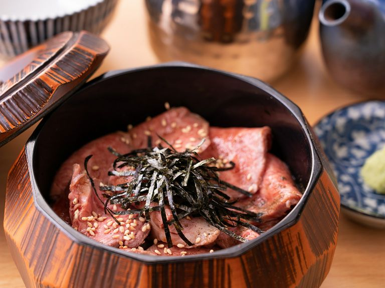 低温でじっくり加熱した、やわらかなお肉のひつまぶし『肉まぶし』