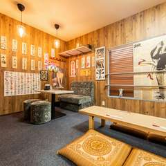 各種宴会にぴったり。どこか懐かしく、温かみのある空間