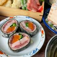 日替わり3種類の鮮魚を海苔で巻いた創作天ぷら
見た目の楽しい変わり種です！
