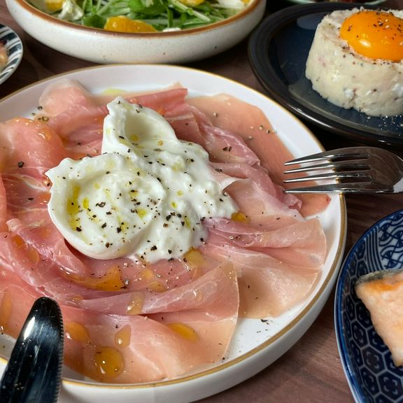 ワインの味方!生ハムブッラータ