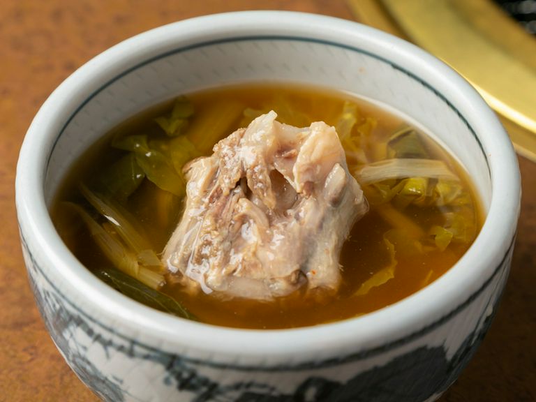 テールスープがベースのオリジナル『名物スープ』
