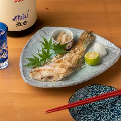 固定のものから新しいものまで、さまざま美酒を取り揃え