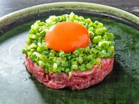 超絶美味。生食でこその食感にうっとり『黒毛和牛のユッケ刺し』
