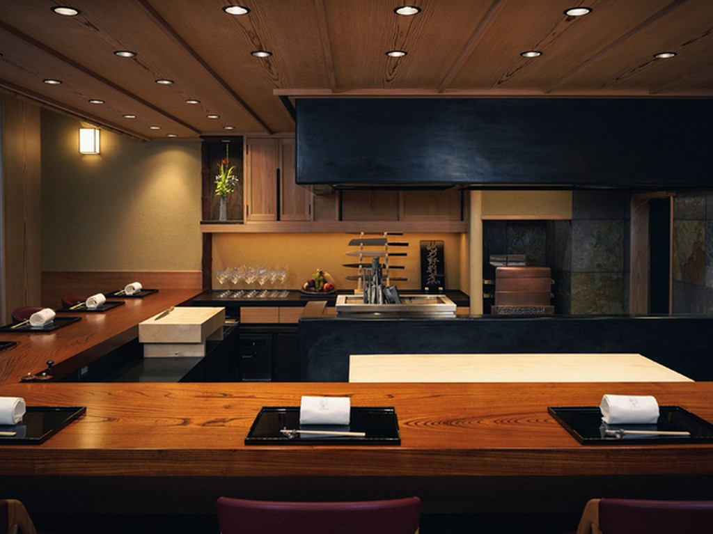 食の劇場のような祝祭感をアットホームな雰囲気で楽しめる！