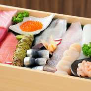 子どものいる家庭では、なかなか本格的な鮨店に出掛けることは難しいもの。しかし【ゆのか】では予約時に席や料理内容を確認し、年代問わず利用しやすい工夫をしてもらえます。