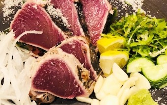 鰹 （刺身・塩タタキ)