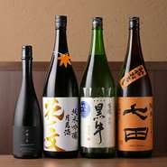 【旬彩旬魚　彩り】という名前どおり、その時々の旬の味覚をいただけるこちらのお店。料理と楽しむお酒も豊富にそろい、特に日本酒は充実のラインナップ。タイミングが合えば、レアな銘柄や季節のお酒を味わえます。