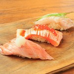 中トロ・トロかんぱち・トロサーモン
※冬季はトロかんぱち→ブリに変更と致します。