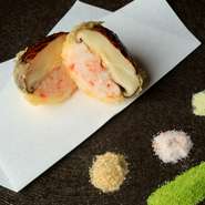 職人が丁寧に一つ一つ揚げた天ぷらは、どれを食べても絶品です。