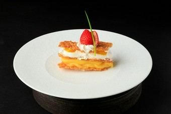 ＜甘味＞フルーツとクリームのシャリフィーユ