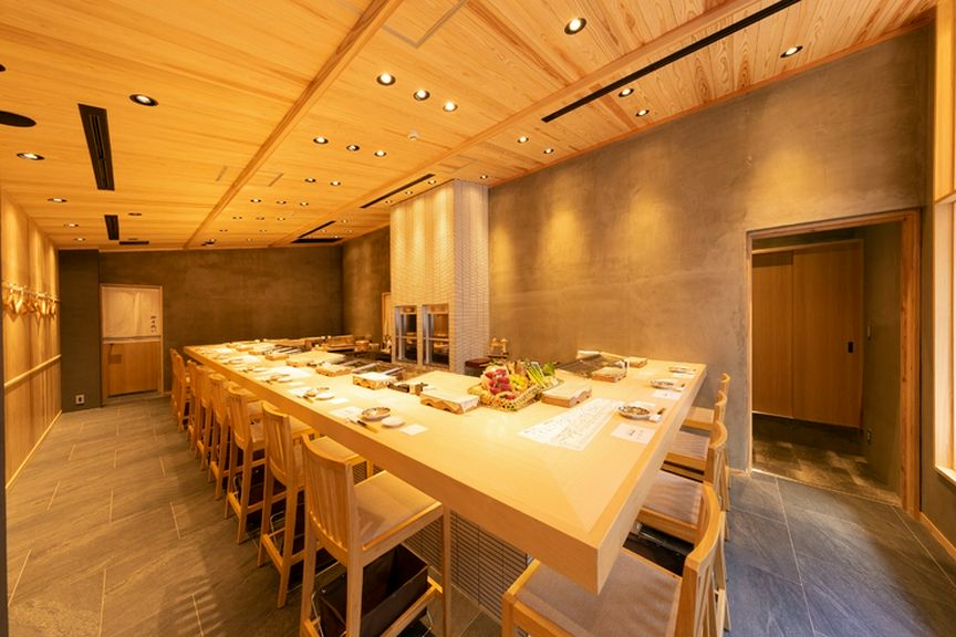 1階カウンター席