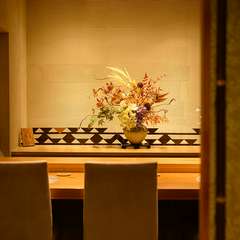 美酒と美食を楽しむ贅沢な時間を、二人だけの思い出に