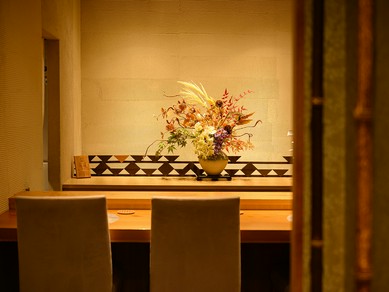 美酒と美食を楽しむ贅沢な時間を、二人だけの思い出に