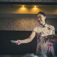 医食同源の石鍋料理は女子会にも大人気。半個室が充実し、周囲を気にせずに、北新地グルメを満喫できます。さらに、石鍋に合う前菜、紹興酒やワインなどのお酒も豊富。楽しい女子会をぜひ、ここで！