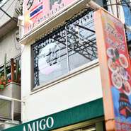 東京都大田区西蒲田。駅より徒歩4分先のビル2階に居を構える【dining哲TETSU】。身体にやさしい料理と厳選ラインナップのお酒が自慢のお店です。明るく快適な空間は、お一人様での利用にももってこいです。