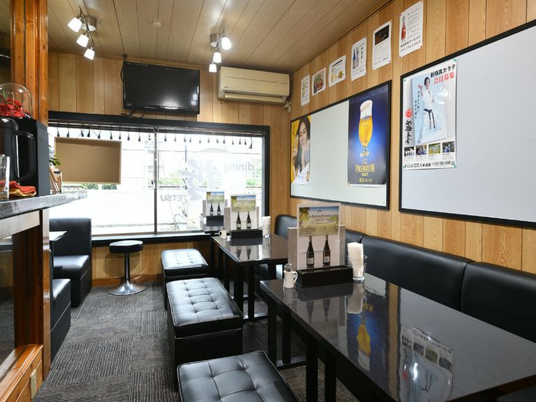 都会の喧騒を横目にのんびり一杯いただける隠れ家空間