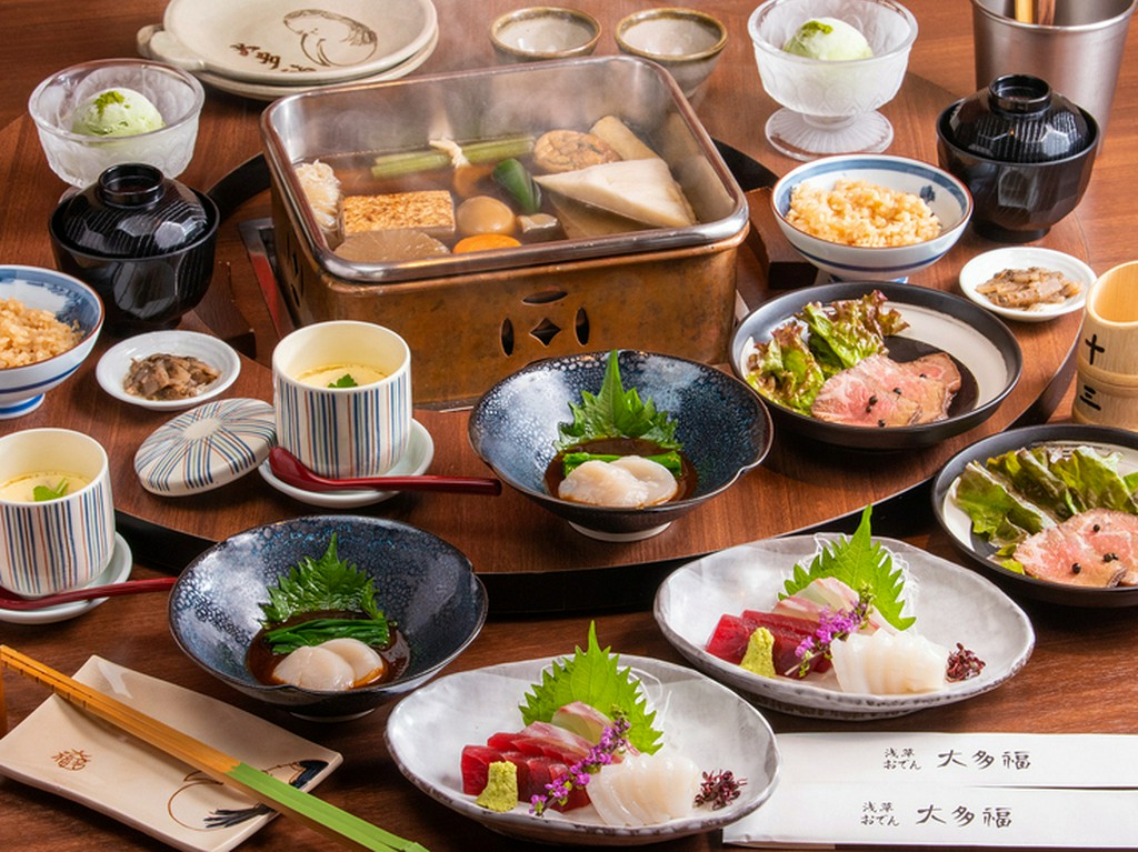 おでんに刺身に限定酒。季節を問わず楽しめるおでんのお店