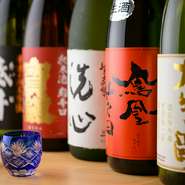 選りすぐりの鮮魚と相性の良い日本酒。厳選された銘柄揃い