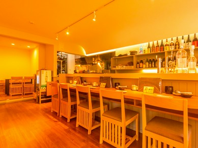 和モダンな雰囲気の店内は様々なシチュエーションにマッチします