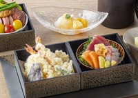 一品は天ぷらかローストビーフからお好みのものをお選びいただけます。
ビジネスランチやご家族、ご友人とのお食事に是非ご利用ください。
