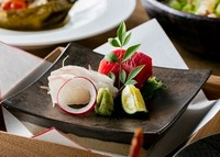旬の食材をふんだんに盛り込み季節を感じる会席