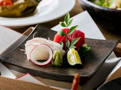 旬の食材をふんだんに盛り込み季節を感じる会席
