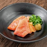 貝のお刺し身も食べ放題！