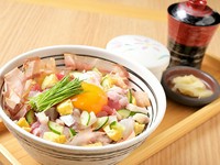 リーズナブルに贅沢を楽しめる『やすぞう。ランチ（税込：1400円～）』