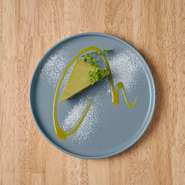 抹茶好きはこれ！
抹茶好きにはたまらない濃厚宇治抹茶を使用！
とにかく美味しいと評判のチーズプラス自慢のデザートです！