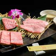 厳選国産和牛のお供にぴったりなお酒も各種充実。お肉に合わせてセレクトされた約10種のワインもあり、いつもより贅沢な宴会・女子会を催したい時に、オススメしたい一軒です。