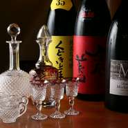 『おまかせコース』利用時にセットで楽しめる飲み物：瓶ビール、日本酒（而今、十四代などの人気銘柄も登場）、焼酎（佐藤、魔王など）、ハイボール、ソフトドリンク（ウーロン茶、ジュースなど）