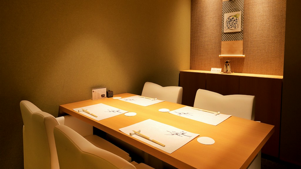 4名様向けの完全個室も完備