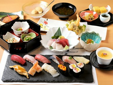 珠玉の旬を満喫する『月替わりのコース』