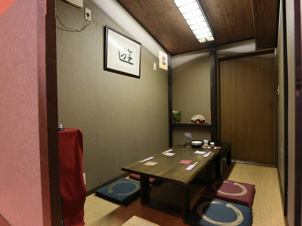 周りを気にせず、おしゃべりに花を咲かせられる完全個室