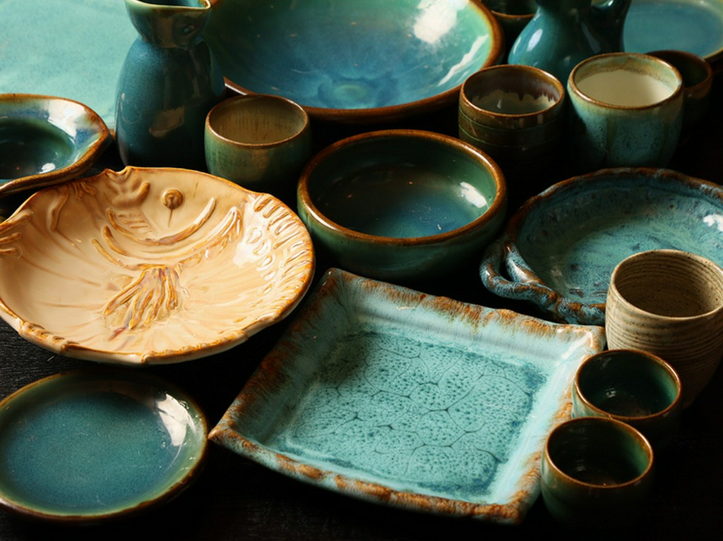 今ではつくられていない、綺麗な青緑色が特徴の小樽焼