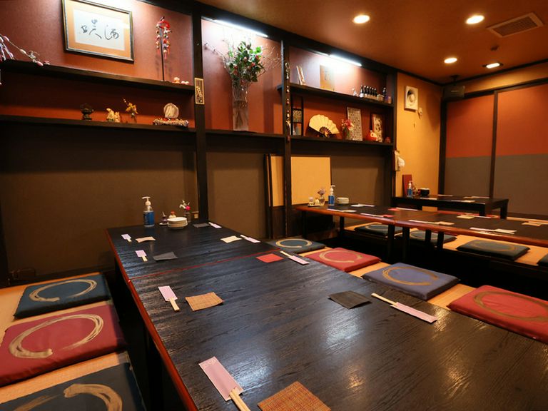 靴を脱いでまったりと、リラックスしてくつろげる座敷席