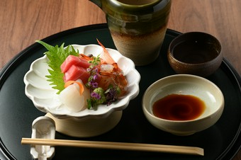 季節の魚介類の旨みをそのままに『刺身』